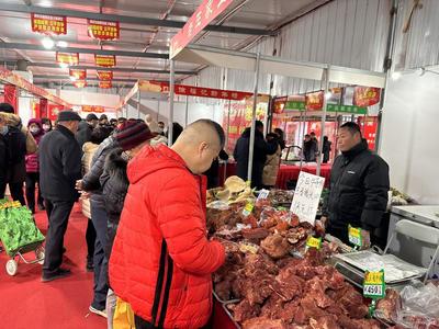 西安首屆名特優(yōu)菜籃子展銷(xiāo)會(huì)開(kāi)幕 農(nóng)副產(chǎn)品豐富市民餐桌